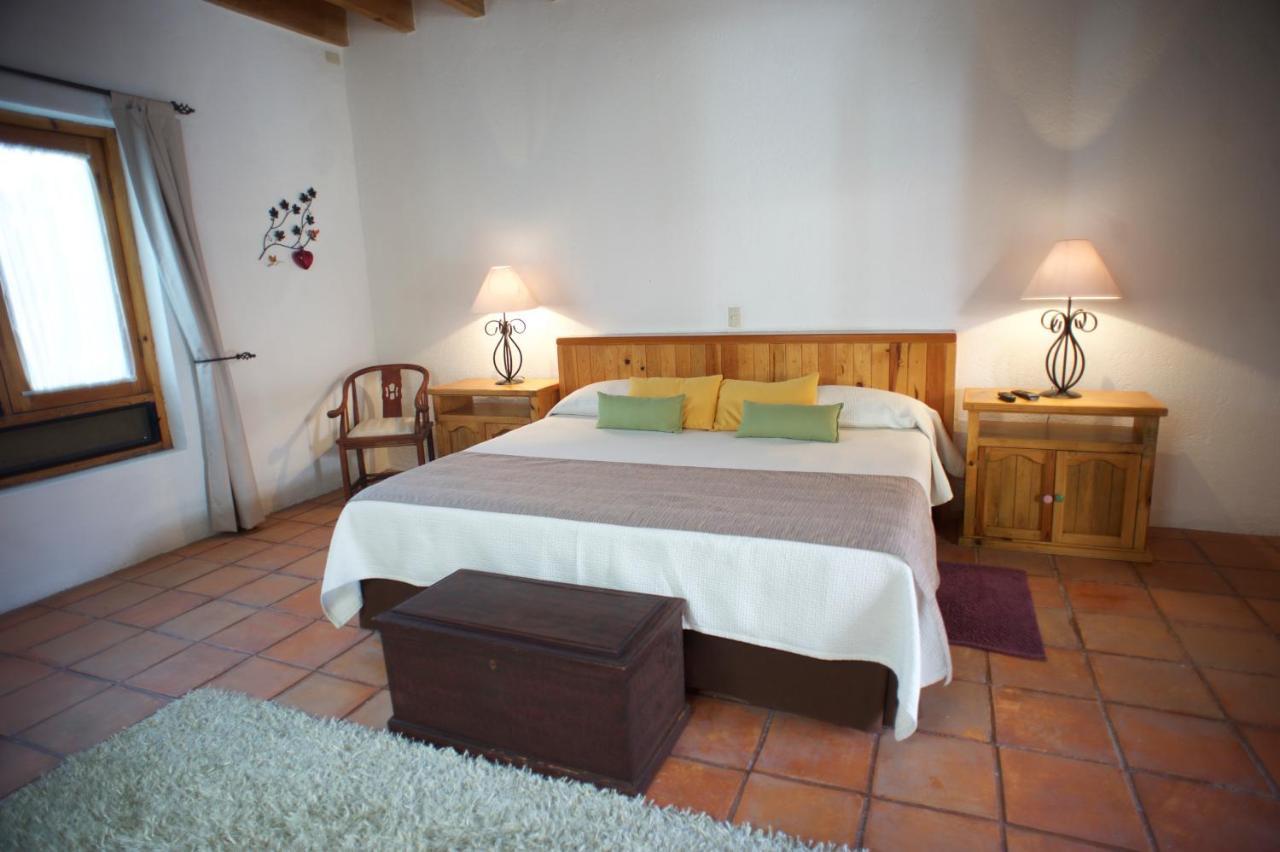La Casona de los Colibríes El Pueblito  Habitación foto