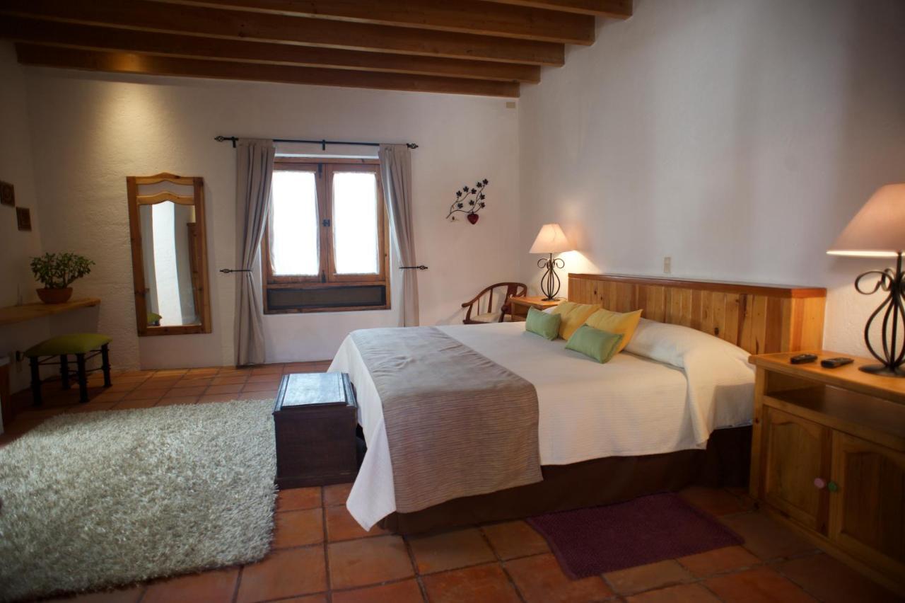 La Casona de los Colibríes El Pueblito  Habitación foto